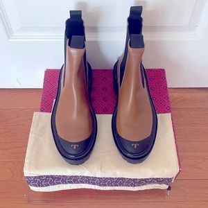 Limited Edition Tory Burch Chelsea Lugz Sole Ankle Boot Size 8.5